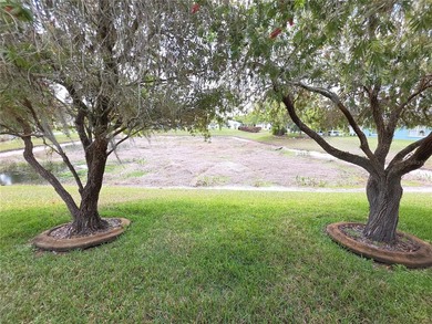 Summertree 55 Plus Community 2 Bedroom Home 2 Full Bathrooms And - photo 22