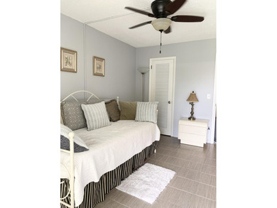 SPECTACULAR QUIET CORNER 2 BEDROOM, 2 *FULL BATHS*, UPDATED UNIT - photo 24