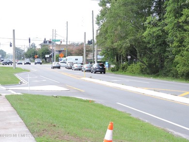 Tremendous opportunity for commercial retail or office - photo 4