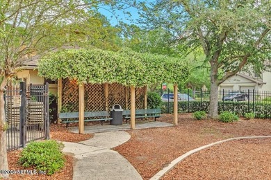 AFFORDABLE RESORT-STYLE LIVING NEAR I-295! Move-in ready 3 BR, 2 - photo 34