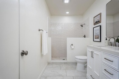 Welcome to this beautifully renovated single level Spanish home - photo 41