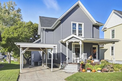 Bixler Lake Home For Sale in Kendallville Indiana