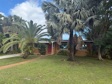 Lake Osborne Home For Sale in Lake Worth Beach Florida