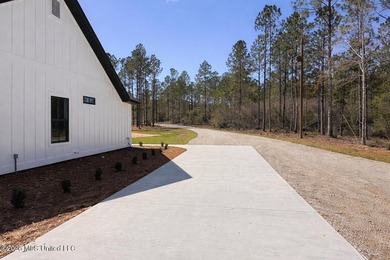Welcome to your private retreat on the water. Situated on 4.03 - photo 5