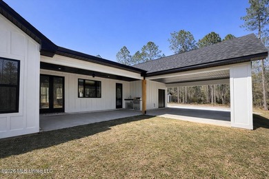 Welcome to your private retreat on the water. Situated on 4.03 - photo 6