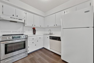 Discover comfortable living in this spacious condo in Tamarac - photo 5