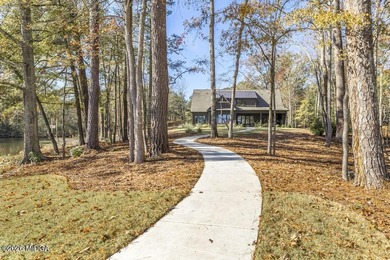 Lake Front Living at its Best!! Fully Furnished Stunning Newly - photo 11
