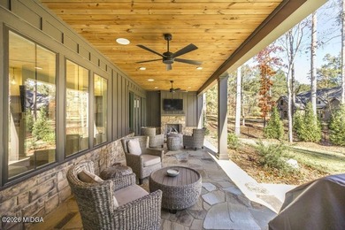 Lake Front Living at its Best!! Fully Furnished Stunning Newly - photo 12