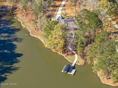 Lake Front Living at its Best!! Fully Furnished Stunning Newly - photo 14