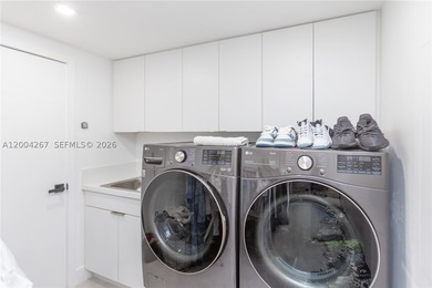 3 bedrooms, 3 bathrooms townhouse featuring unobstructed - photo 15