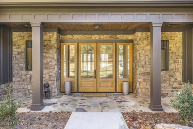 Lake Front Living at its Best!! Fully Furnished Stunning Newly - photo 17