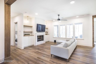 Lake Front Living at its Best!! Fully Furnished Stunning Newly - photo 19