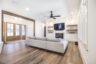 Lake Front Living at its Best!! Fully Furnished Stunning Newly - photo 20