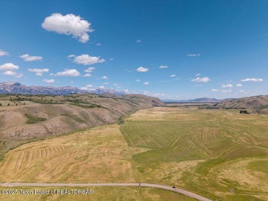Never before on the market Spring Gulch West provides one of the - photo 2