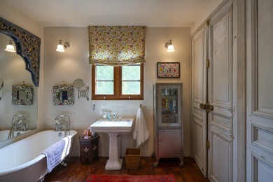 Nestled on 21.77 private acres in Bellevue, this Tuscan estate - photo 41