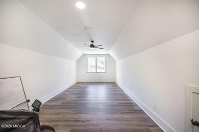 Lake Front Living at its Best!! Fully Furnished Stunning Newly - photo 48