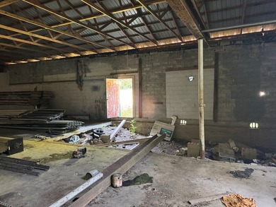 Commercially zoned warehouse for sale in the city limits-ideal - photo 3