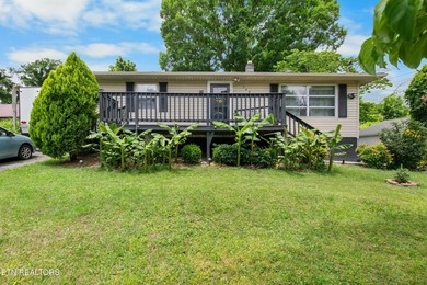 Check out this beautiful 2 bedroom, 1 bathroom home in - photo 1