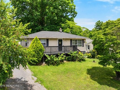 Check out this beautiful 2 bedroom, 1 bathroom home in - photo 2