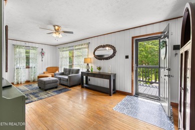 Check out this beautiful 2 bedroom, 1 bathroom home in - photo 5