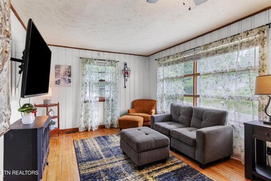 Check out this beautiful 2 bedroom, 1 bathroom home in - photo 7