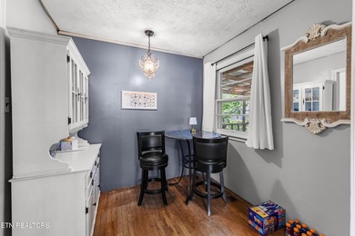 Check out this beautiful 2 bedroom, 1 bathroom home in - photo 10