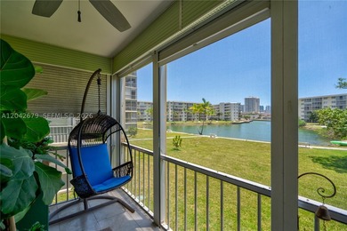 Little Maule Lake Condo For Sale in Aventura Florida