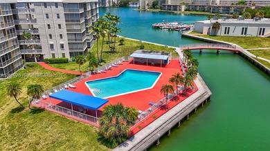 SPECTACULAR WATER VIEWS FROM THIS MODERN, RENOVATED 1-BEDROOM - photo 5