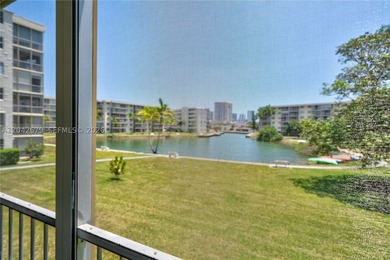 SPECTACULAR WATER VIEWS FROM THIS MODERN, RENOVATED 1-BEDROOM - photo 8