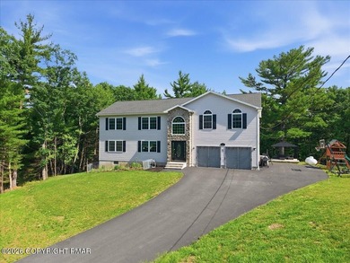 4 Bedrooms | 2.5 Bathrooms | Over 3,500 Sq. Ft. (Including - photo 2