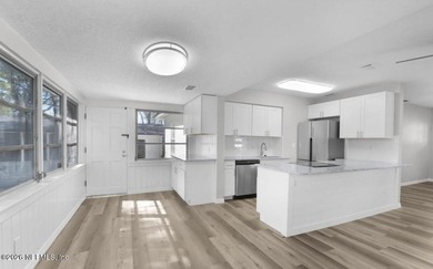 Welcome to this beautifully renovated 3 bedroom, 1 bathroom home - photo 14