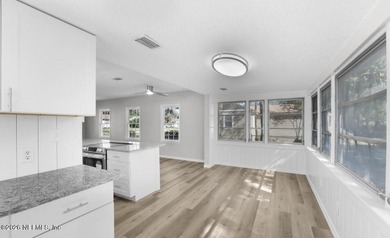 Welcome to this beautifully renovated 3 bedroom, 1 bathroom home - photo 15
