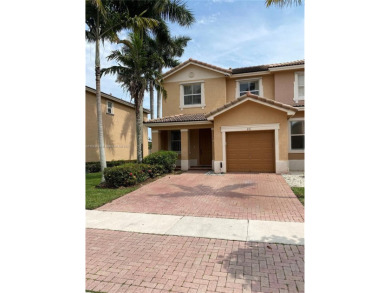 Lake Townhome/Townhouse For Sale in Homestead, Florida