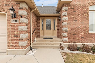 Welcome to this picture-perfect home in a desirable 55+ - photo 3