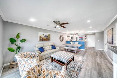 GORGEOUS 2 BEDROOM, 2 BATH VILLA WITH SPECTACULAR - photo 3