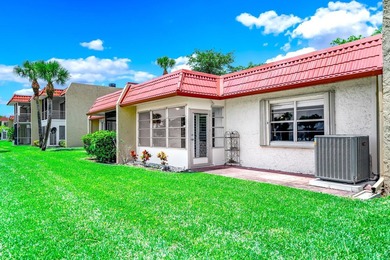 GORGEOUS 2 BEDROOM, 2 BATH VILLA WITH SPECTACULAR - photo 8