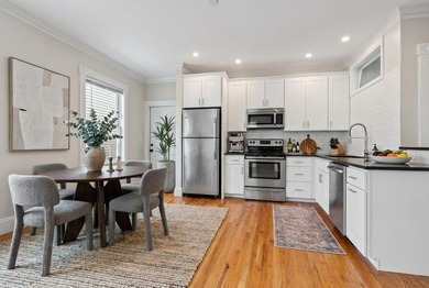 *Congress Street Classic* Urban charm meets modern comfort. Step - photo 3