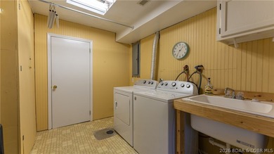 MOTIVATED SELLER-PRICE IMPROVED! The location on this 3 bed 2 - photo 20