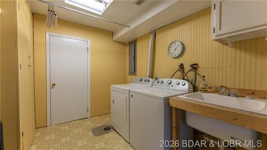 MOTIVATED SELLER-PRICE IMPROVED! The location on this 3 bed 2 - photo 20