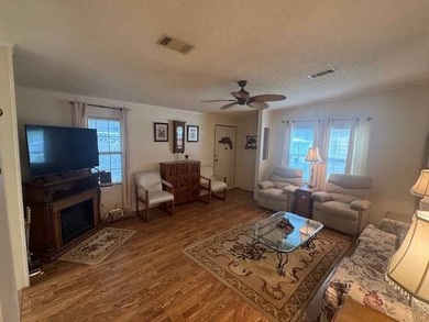 Beautifully maintained Palm Harbor manufactured home offering - photo 3