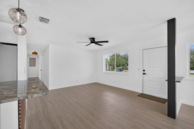 It's like living in a brand new house! Completely renovated 4 - photo 9
