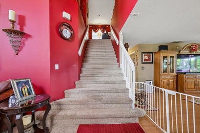 LOCATION, LOCATION, LOCATION! Beautiful, two story, 4 Bedroom/3 - photo 3