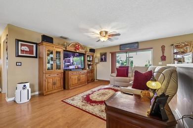 LOCATION, LOCATION, LOCATION! Beautiful, two story, 4 Bedroom/3 - photo 7