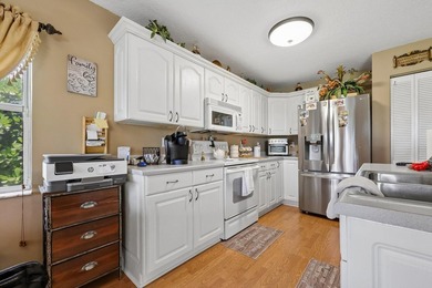 LOCATION, LOCATION, LOCATION! Beautiful, two story, 4 Bedroom/3 - photo 9