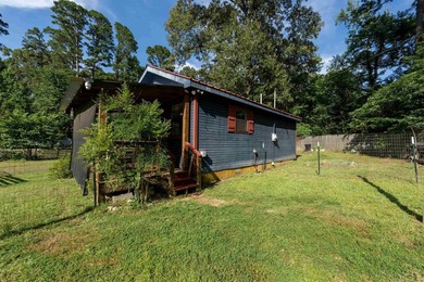 Escape to lake life in this charming fully furnished 1-bedroom - photo 16