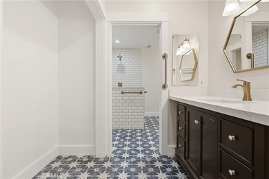 Charming 1920s single-level home situated in the highly - photo 17