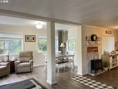Charming 1-bedroom, 1-bath home located in the gated community - photo 17