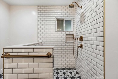 Charming 1920s single-level home situated in the highly - photo 19