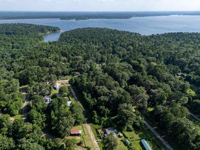 Escape to lake life in this charming fully furnished 1-bedroom - photo 22