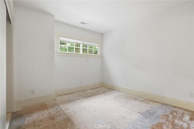 Charming 1920s single-level home situated in the highly - photo 23